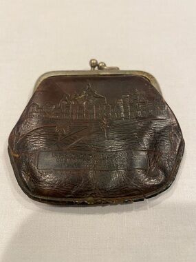 Worlds Fair 1893 /Columbian Exposition souvenir Brown Leather men’s purse.